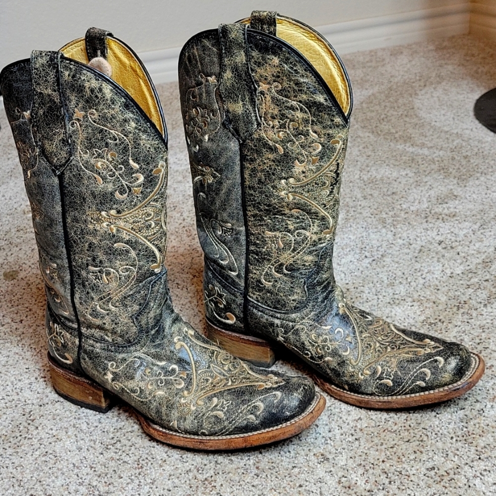 Circle G cowboy boots gently worn size 7